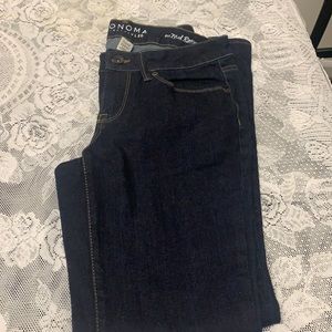 Sonoma life+Style fit mid rise Demi bootcut.Size 4s
